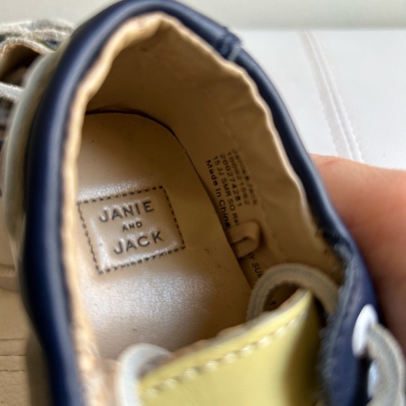 Janie and Jack toddler boat shoes size 4 - Picture 3 of 4